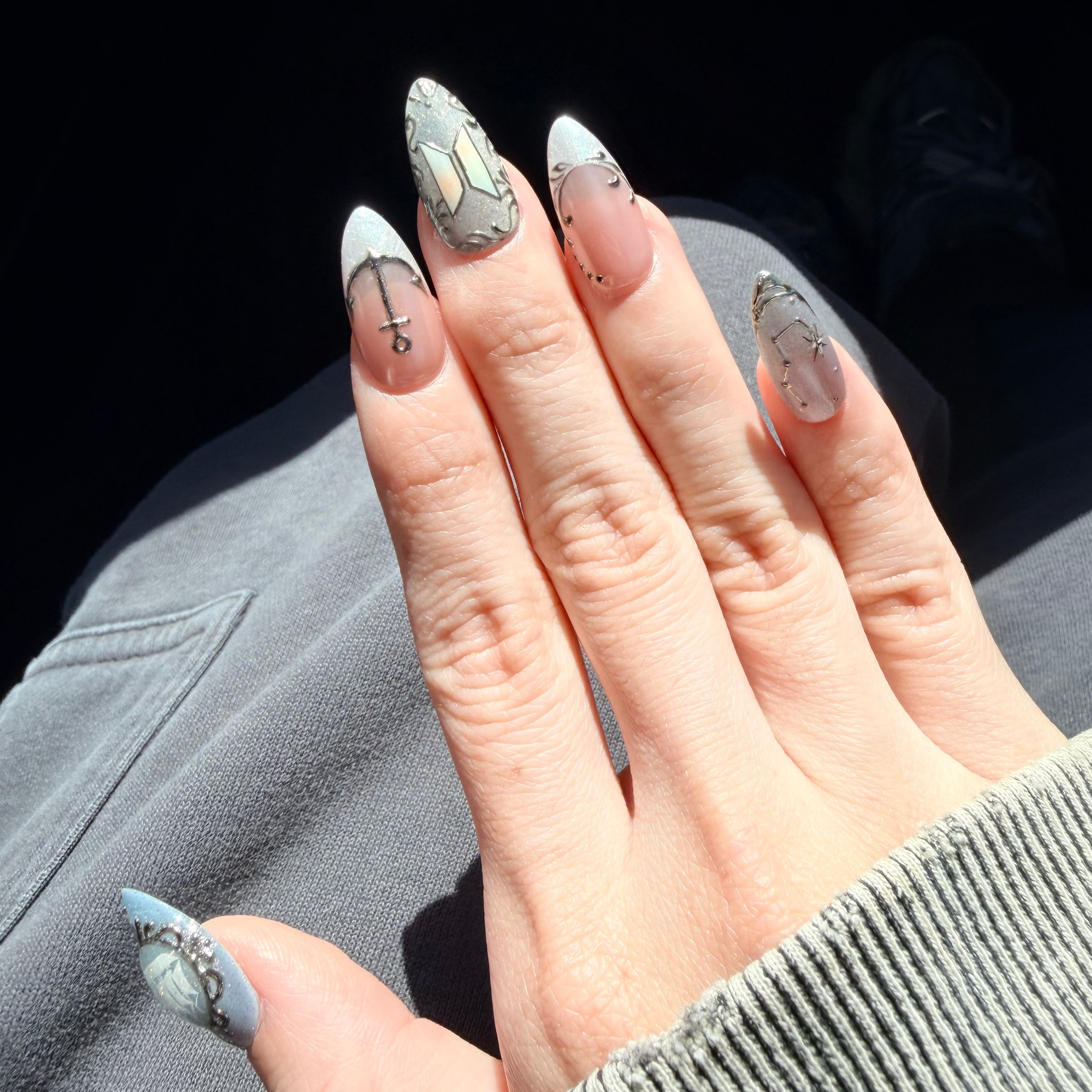 Dive into the "Seven Seas" from our BTS Collection. These handmade luxury press-on nails feature 3D whale art, chrome nautical symbols, and the BTS logo over a shimmering galactic base. The ultimate artisan set for ARMY.